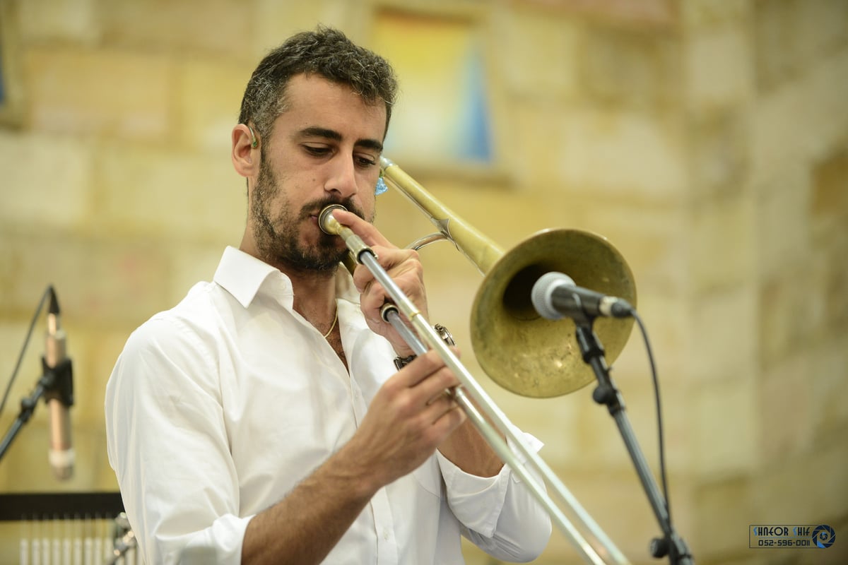 גלריה: הקפות שניות בכפר חב"ד