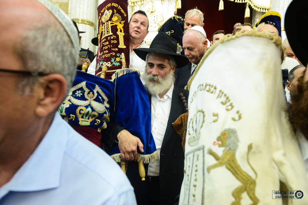 גלריה: הקפות שניות בכפר חב"ד