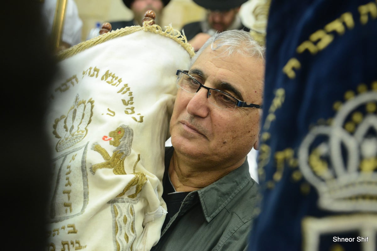 גלריה: הקפות שניות בכפר חב"ד