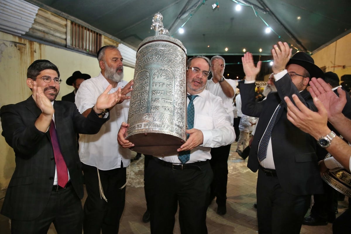 "חי בשבילכם": כשיגאל גואטה התחיל לשיר. צפו