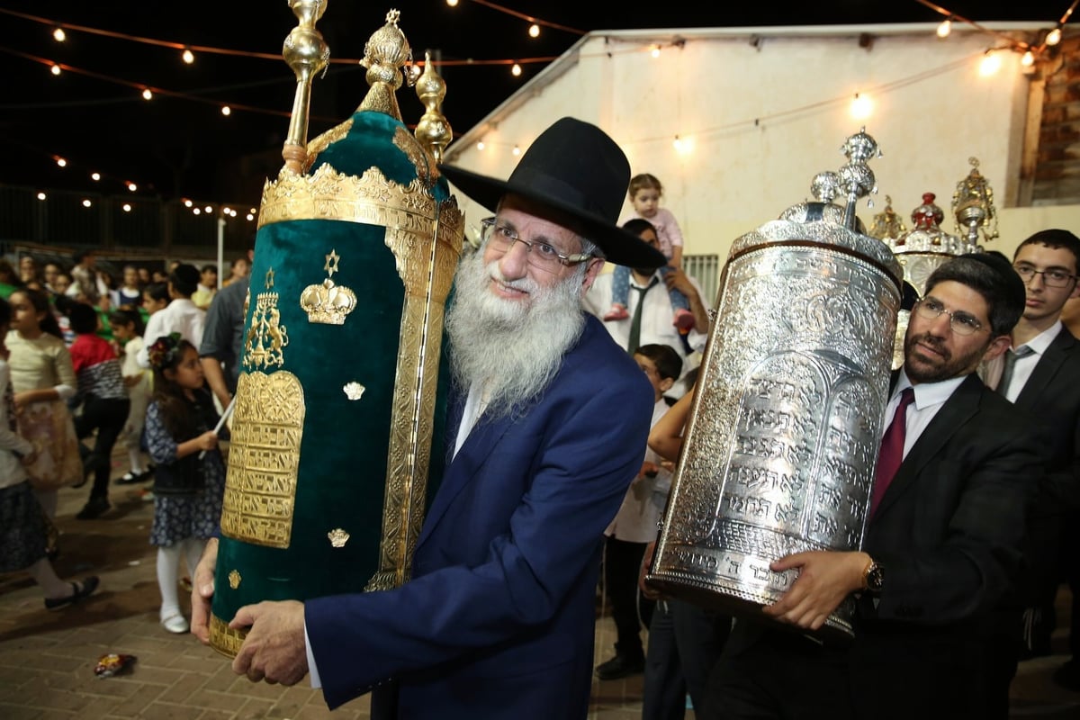 "חי בשבילכם": כשיגאל גואטה התחיל לשיר. צפו