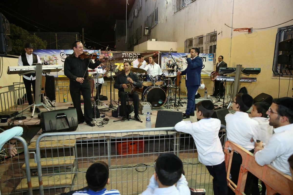 "חי בשבילכם": כשיגאל גואטה התחיל לשיר. צפו