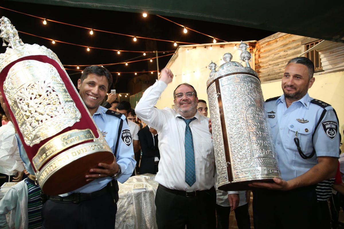 "חי בשבילכם": כשיגאל גואטה התחיל לשיר. צפו