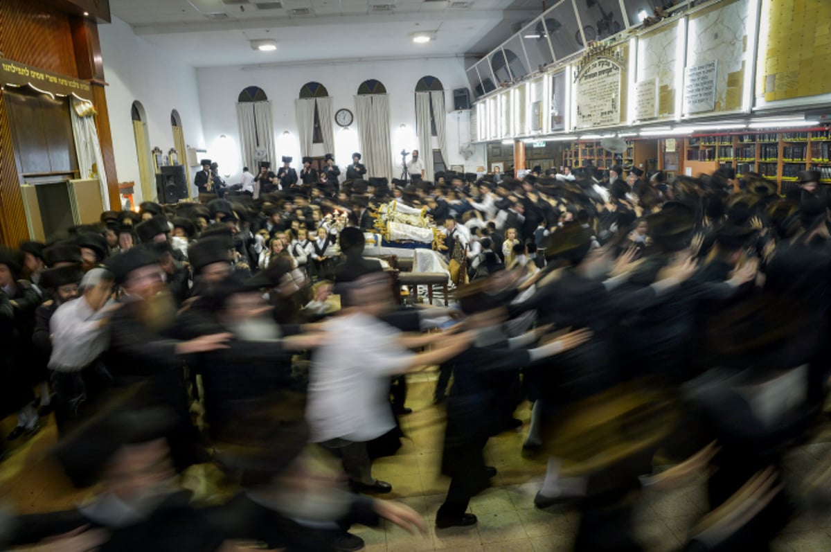 רחובות: הקפות שניות בקרעטשניף. תיעוד