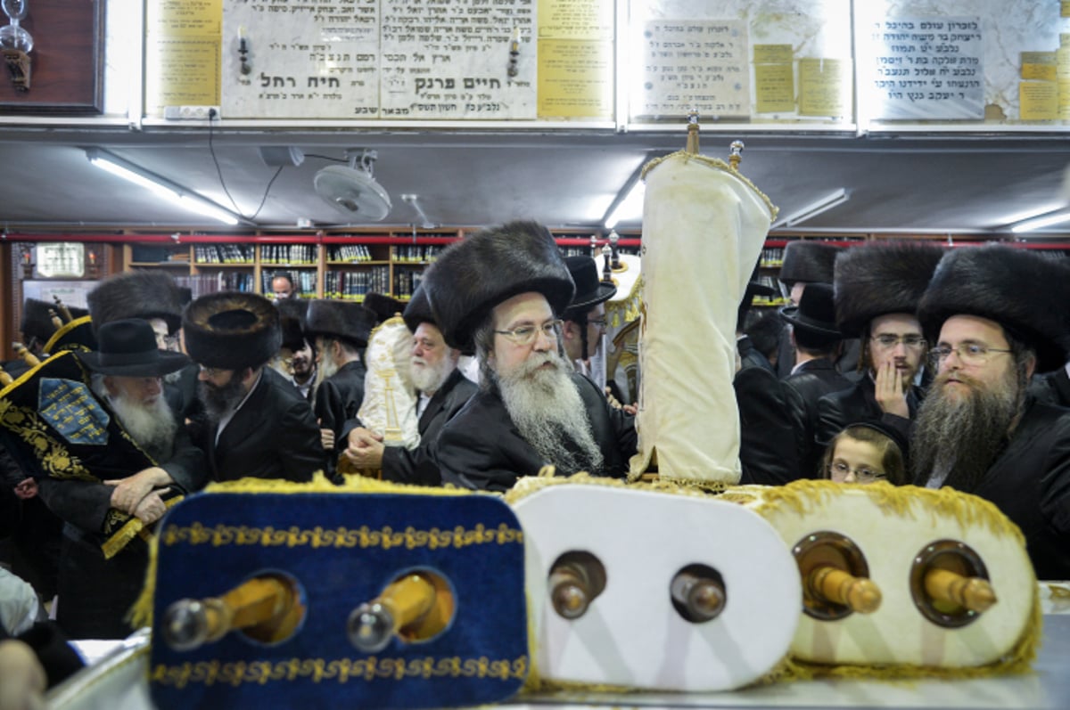 רחובות: הקפות שניות בקרעטשניף. תיעוד