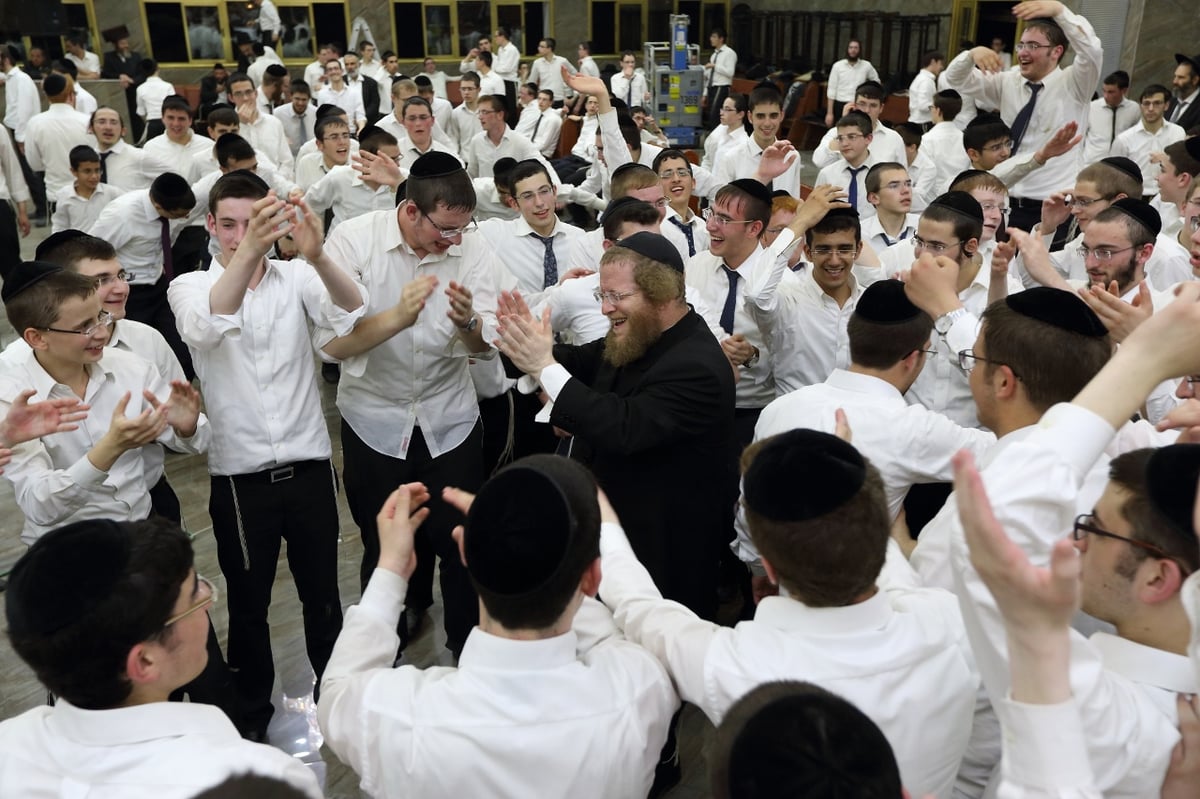 מאיר אדלר הקפיץ את "עטרת שלמה". צפו