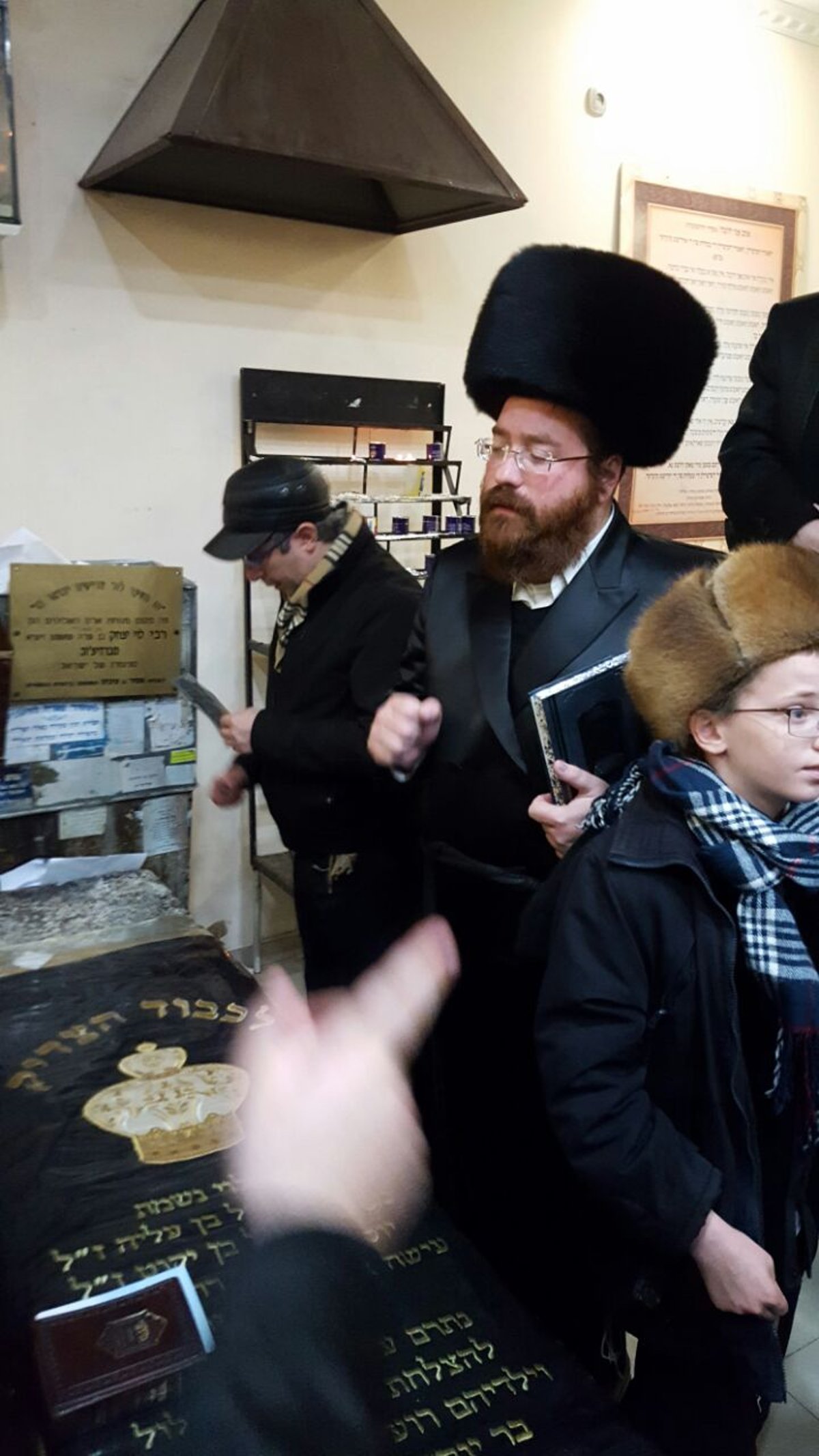 במסע לברדיטשוב: מנחם גשייד פצח בשירה