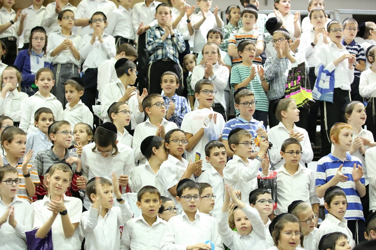 תיעוד מרגש: אלף ילדים סיימו ש"ס משניות