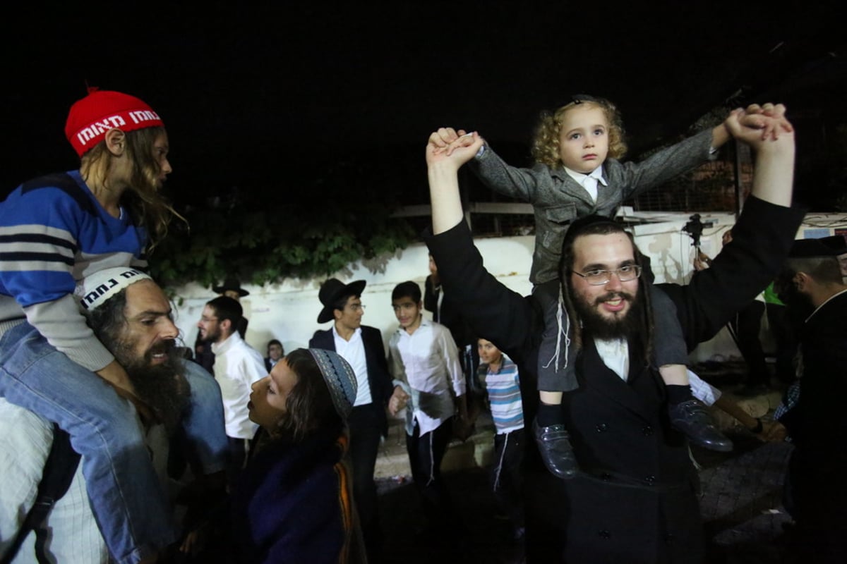 אלפים בהילולת שמעון הצדיק בשייח ג'ראח • צפו