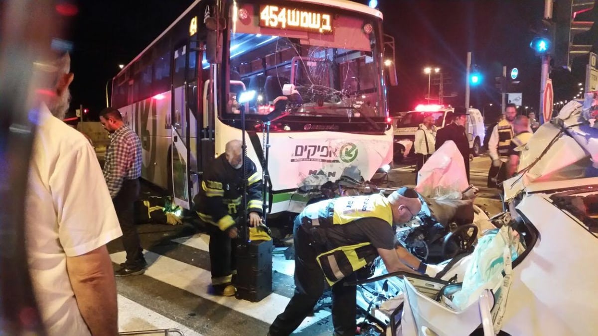 בן 50 נהרג בהתנגשות בין אוטובוס ורכב בצומת בית חלקיה