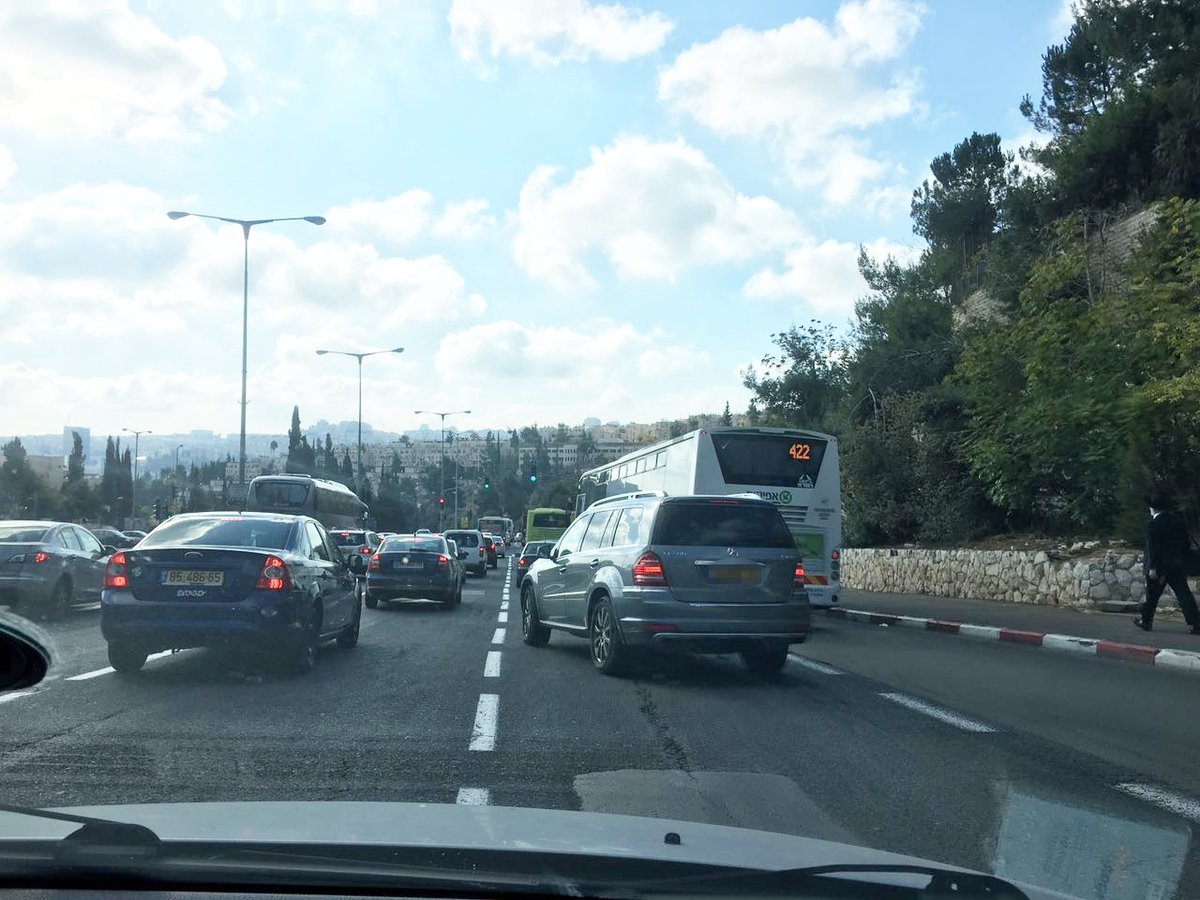 כשראש העיר ניר ברקת נתקע בעצמו בפקק | תיעוד