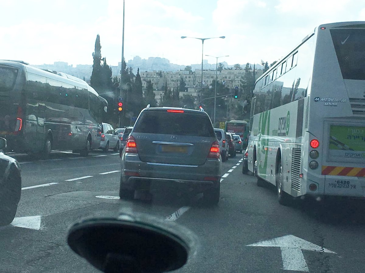 כשראש העיר ניר ברקת נתקע בעצמו בפקק | תיעוד