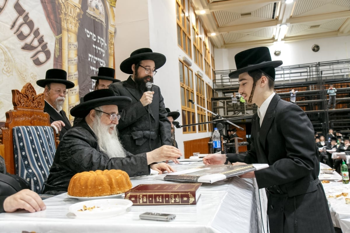 תיעוד: מעמד הוקרה "ושננתם" בחסידות צאנז