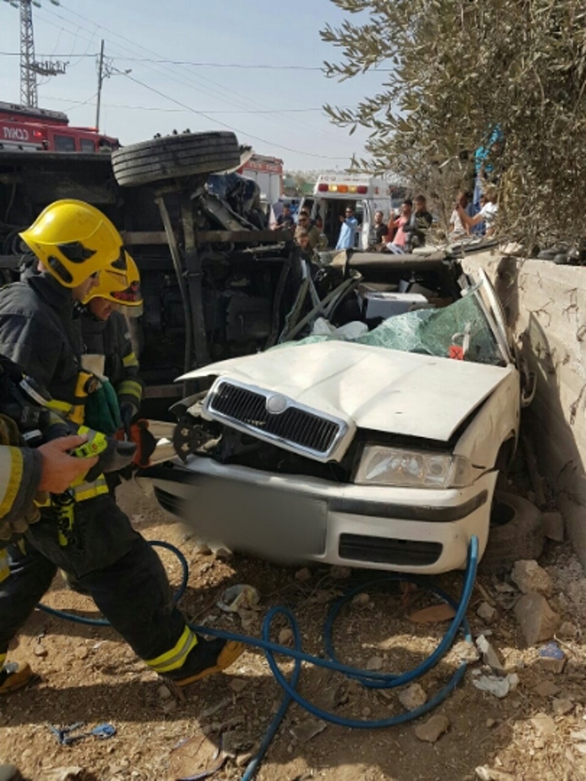 כביש 437: ה'ברינקס' מחץ את הרכב הפרטי