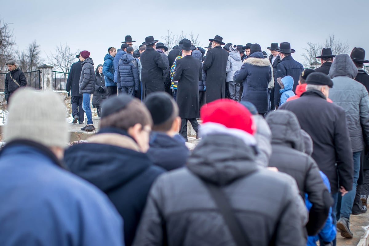 תיעוד: הוקמה מצבה על ציונו של הגאון רבי ירוחם ליבוביץ זצ"ל