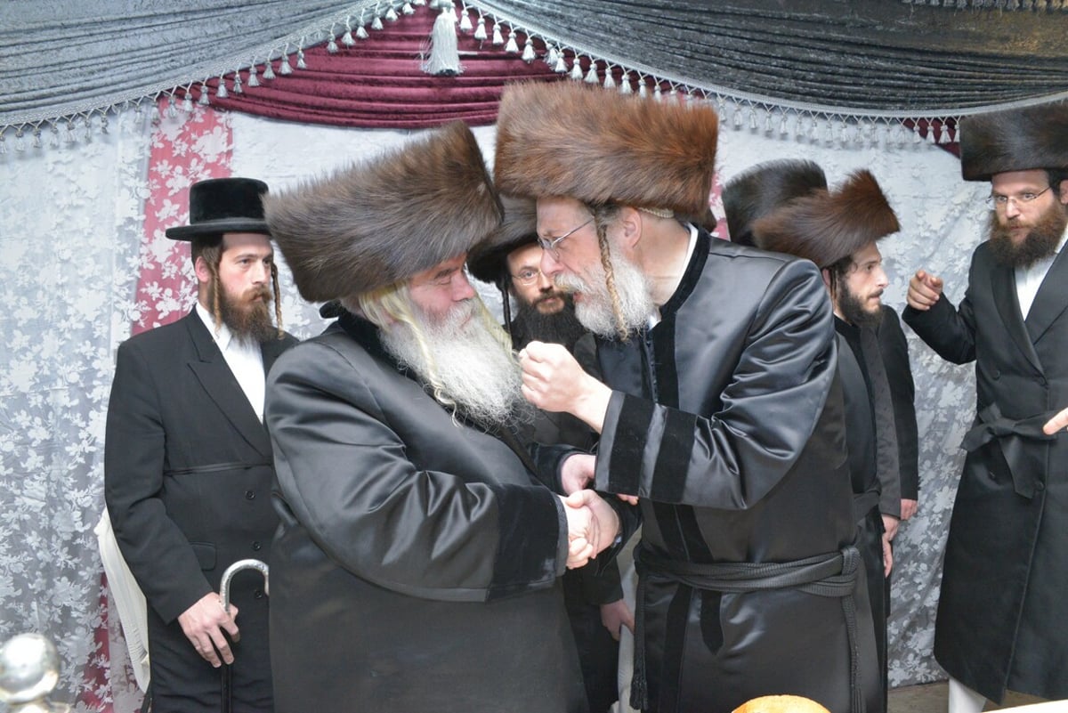 שמחת נישואי בת האדמו"ר מביטשקוב. צפו