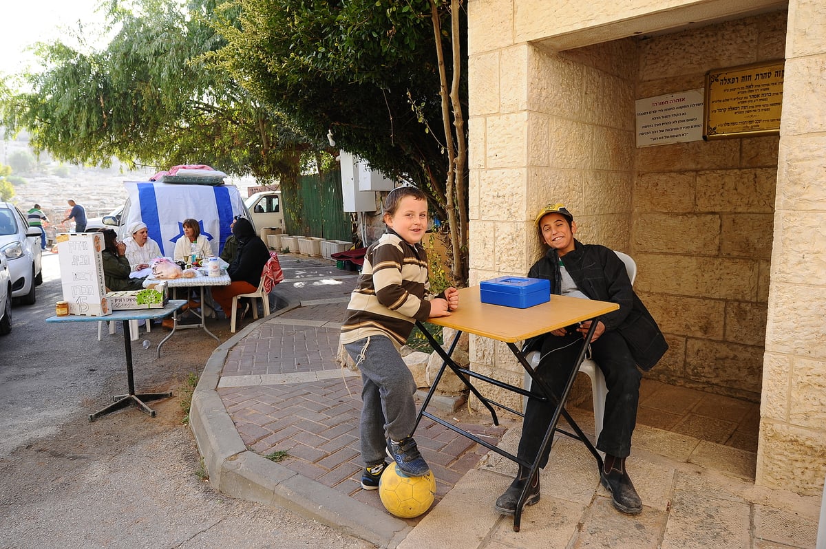 3,000 עולים לחברון סעדו במתחם אחד