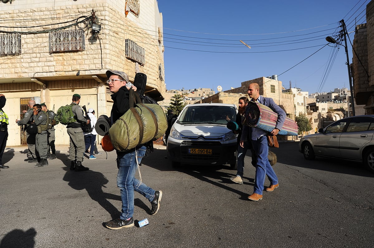 3,000 עולים לחברון סעדו במתחם אחד