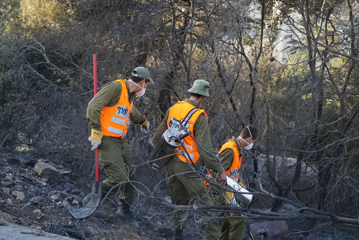 שיחת מוסר, שירים וחיבוק של ראש הישיבה עם החיילים