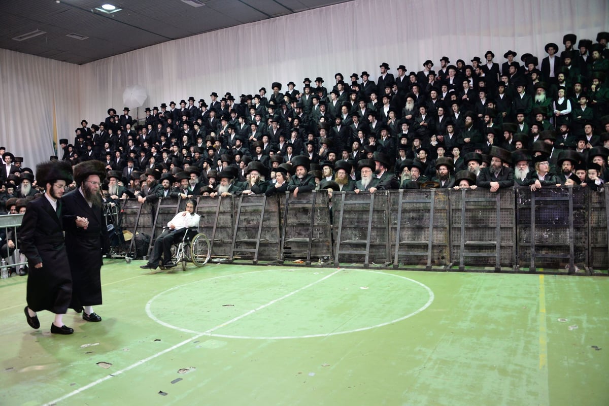 חתונת בתו הצעירה של הרבי מנדבורנה. צפו