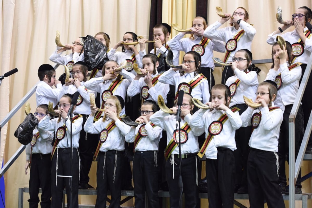 מסיבת "חומש סעודה" בצאנז | גלריה