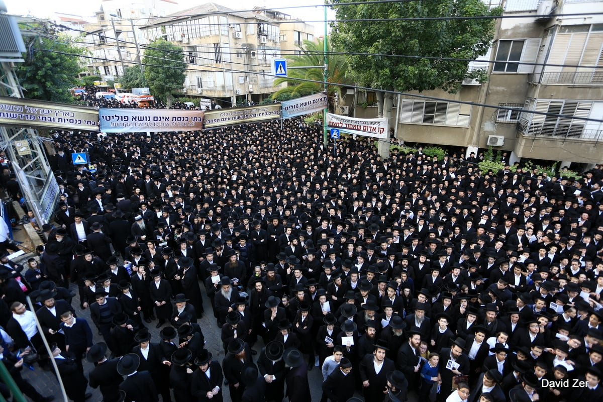 עצרת המחאה בבני ברק בעדשת דוד זר • צפו