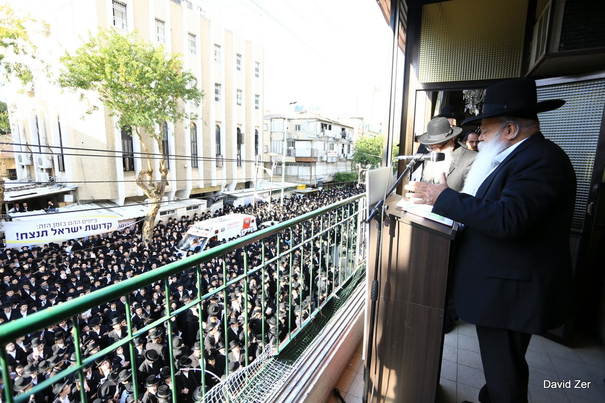 עצרת המחאה בבני ברק בעדשת דוד זר • צפו