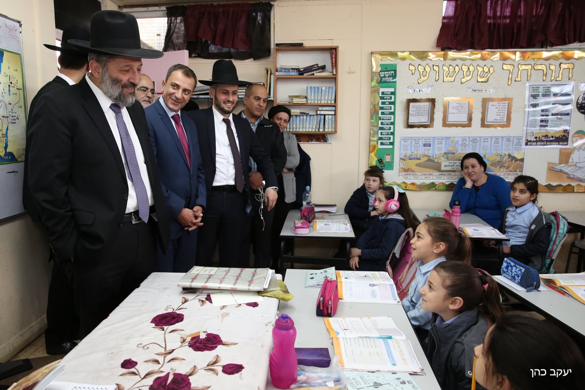 השר דרעי לתלמידים בטבריה: "גדולים מרבי עקיבא"