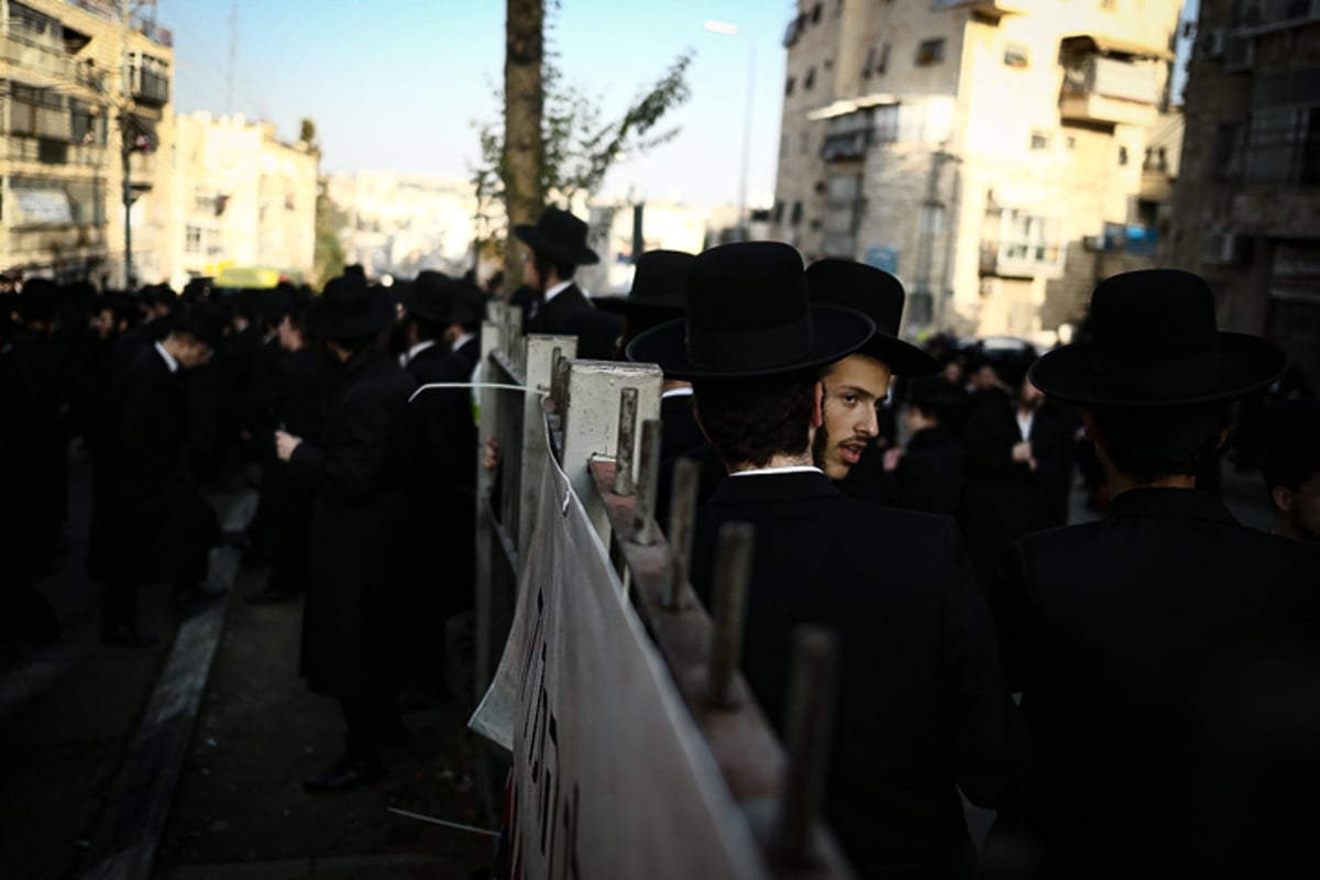 צפו בגלריה: מפגן הכוח של רבבות חסידי גור בירושלים