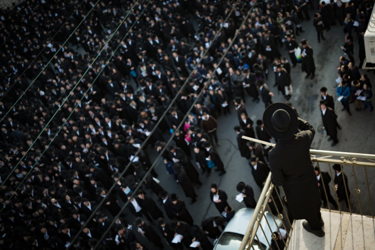 צפו בגלריה: מפגן הכוח של רבבות חסידי גור בירושלים