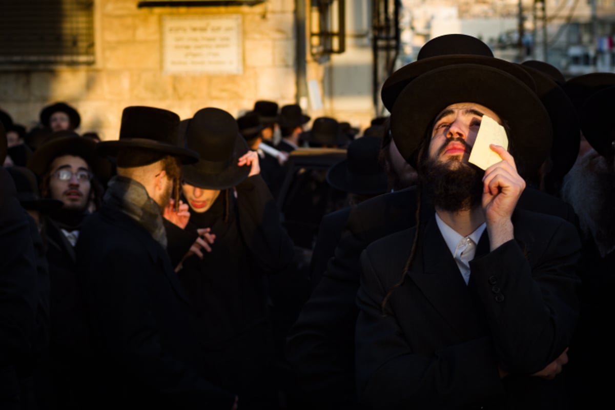 צפו בגלריה: מפגן הכוח של רבבות חסידי גור בירושלים