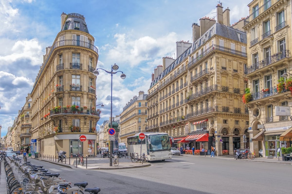 בגלל זיהום: תחבורה ציבורית חינמית בפריז