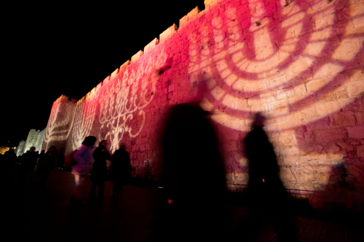 חנוכה על חומות העיר העתיקה בירושלים | גלריה