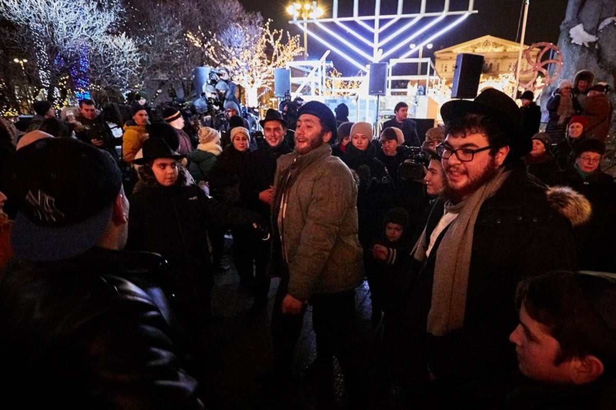 25 שנה ל'פרסומי ניסא' במרכז מוסקבה. צפו