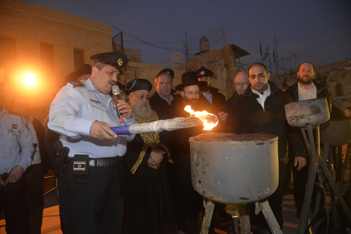 הגר"י יוסף בכותל: ארה"ב זנחה אותנו, לסמוך רק על הקב"ה