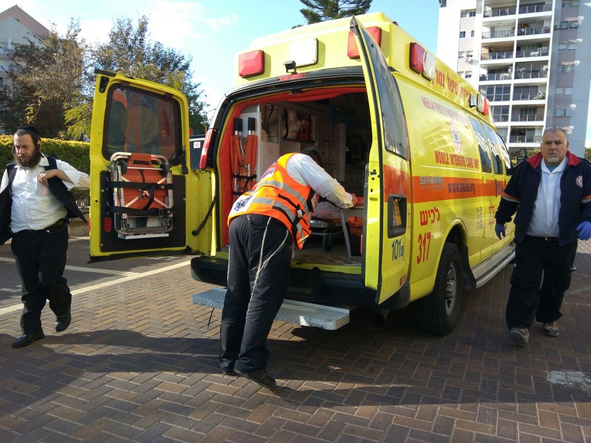 ילד חרדי בן עשר התנגש עם אופניו בעמוד; פונה במצב קשה