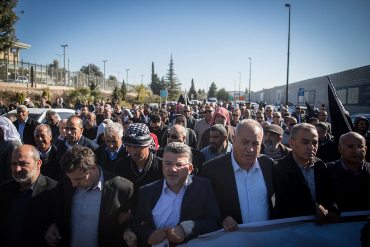 מחאת הערבים והשמאל: "לשחרר את גופת הקורבן מאום אלחיראן"