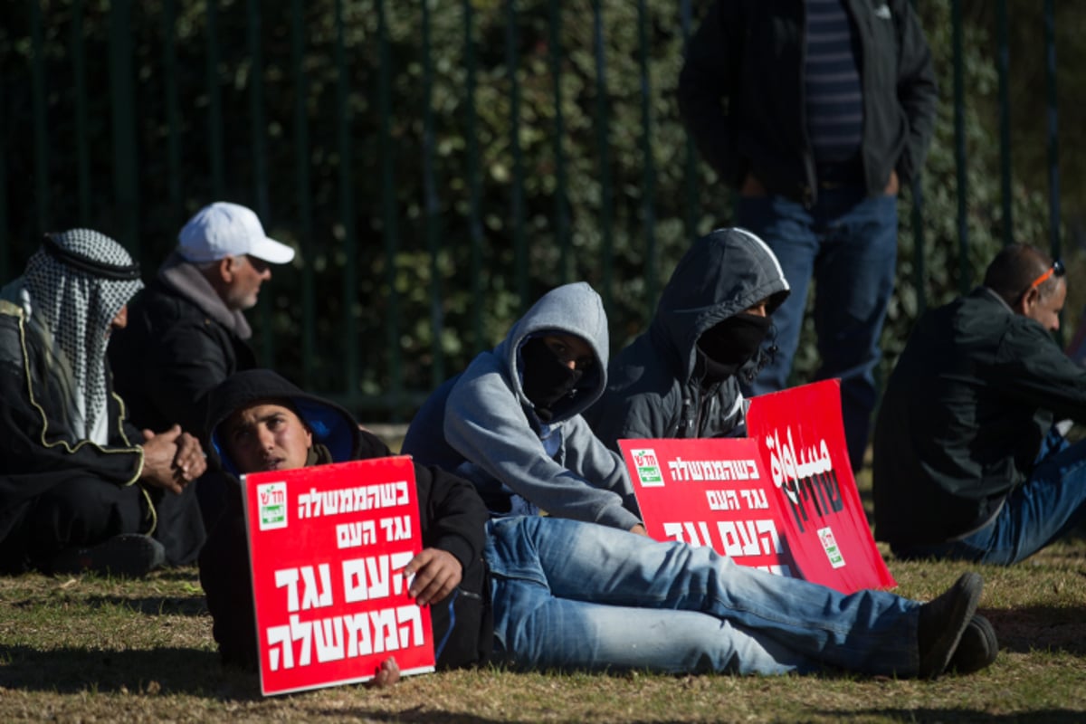 מחאת הערבים והשמאל: "לשחרר את גופת הקורבן מאום אלחיראן"