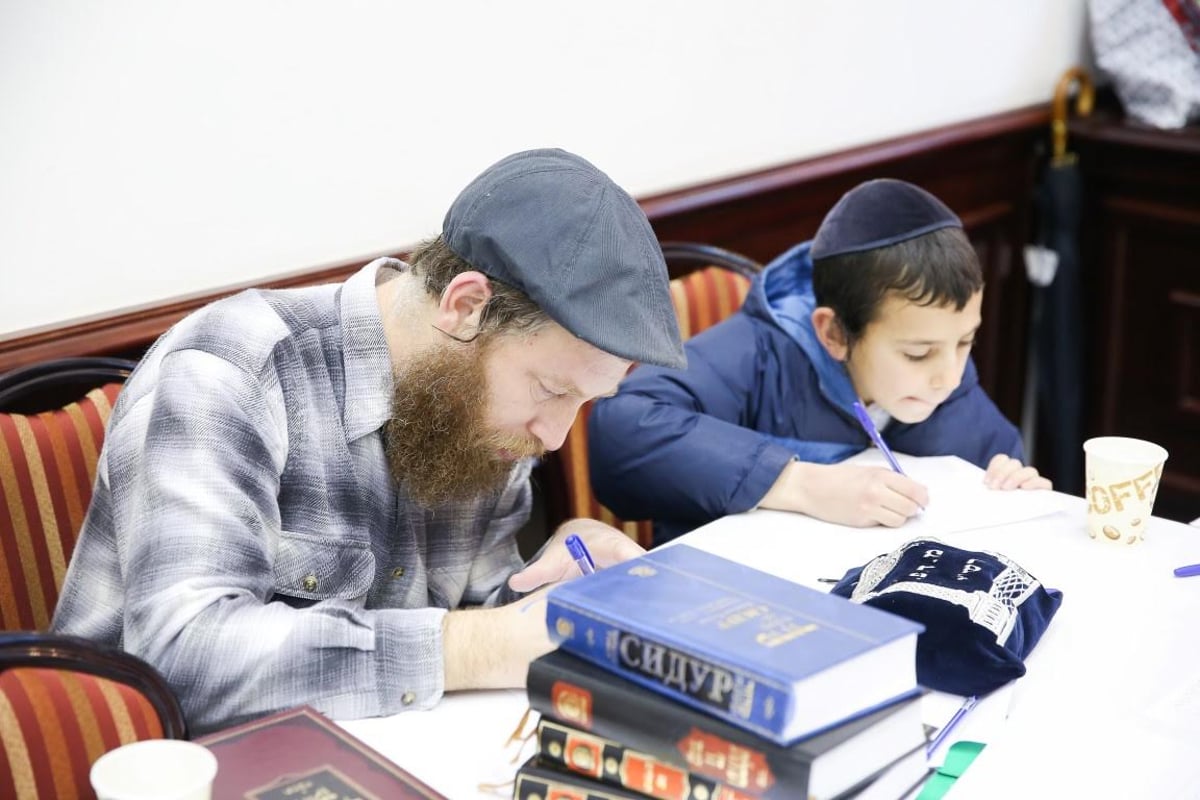 צפו: הילולת מייסד חסידות חב"ד בהאדיטש