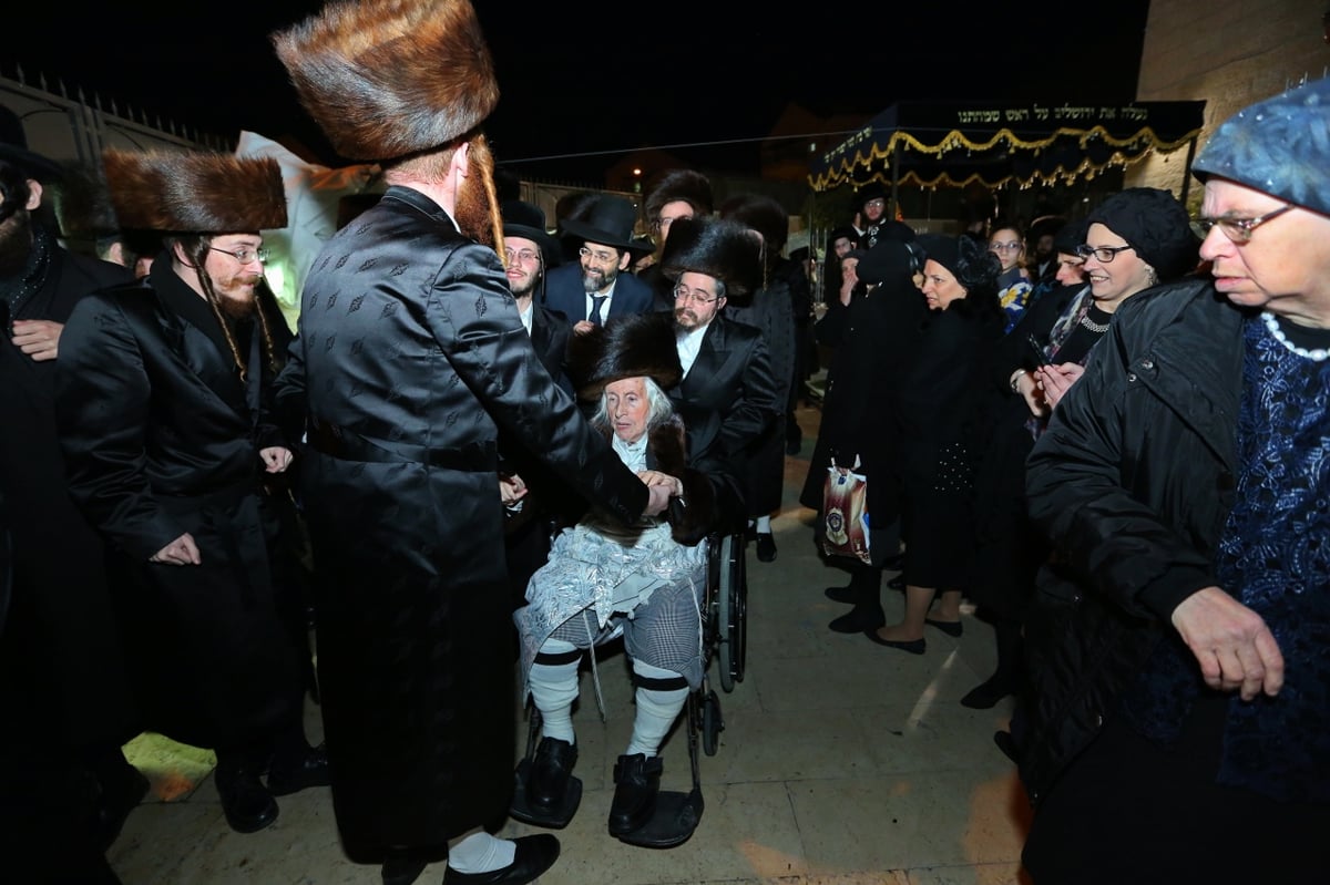 גלריה: חתונת נכדת האדמו"ר מקאליב