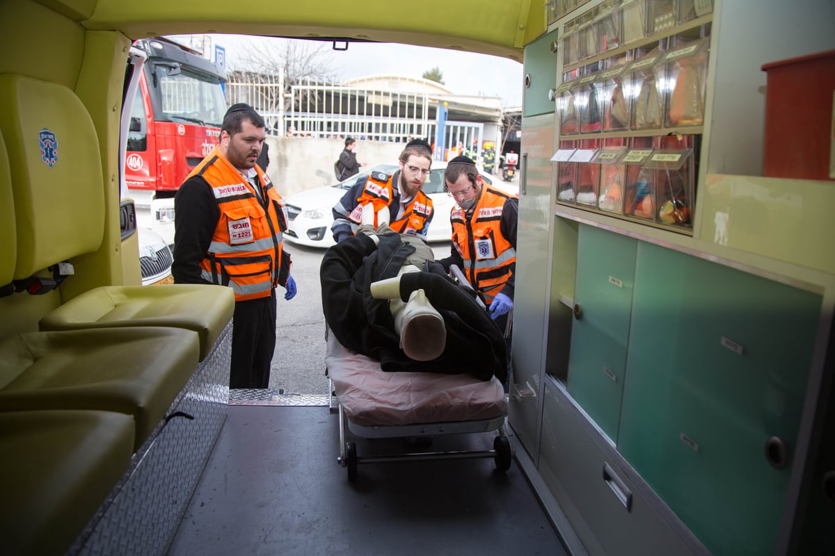 "איחוד הצלה" וכוחות החירום תרגלו פעולות חילוץ לכודים מבניין בוער