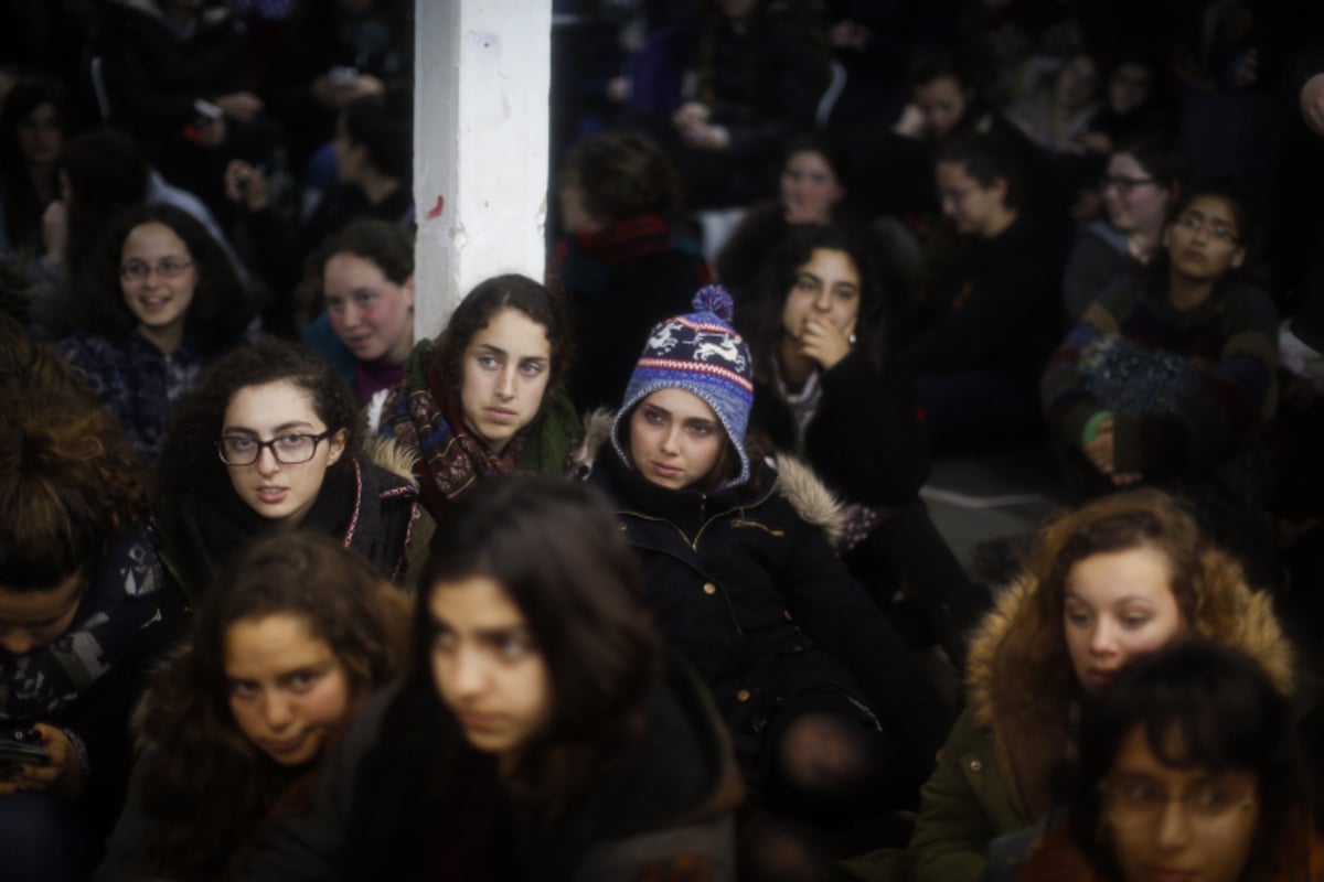 תיעוד: כך נערכים הפעילים לפינוי עמונה