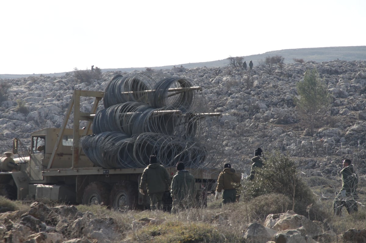 פצועים ועצורים בפינוי עמונה; הפינוי יימשך גם בלילה