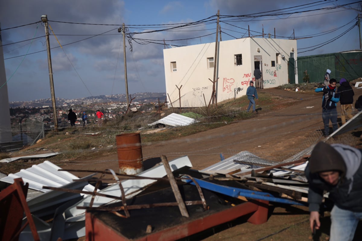 תיעוד ענק: המבצע לפינוי עמונה בתמונות