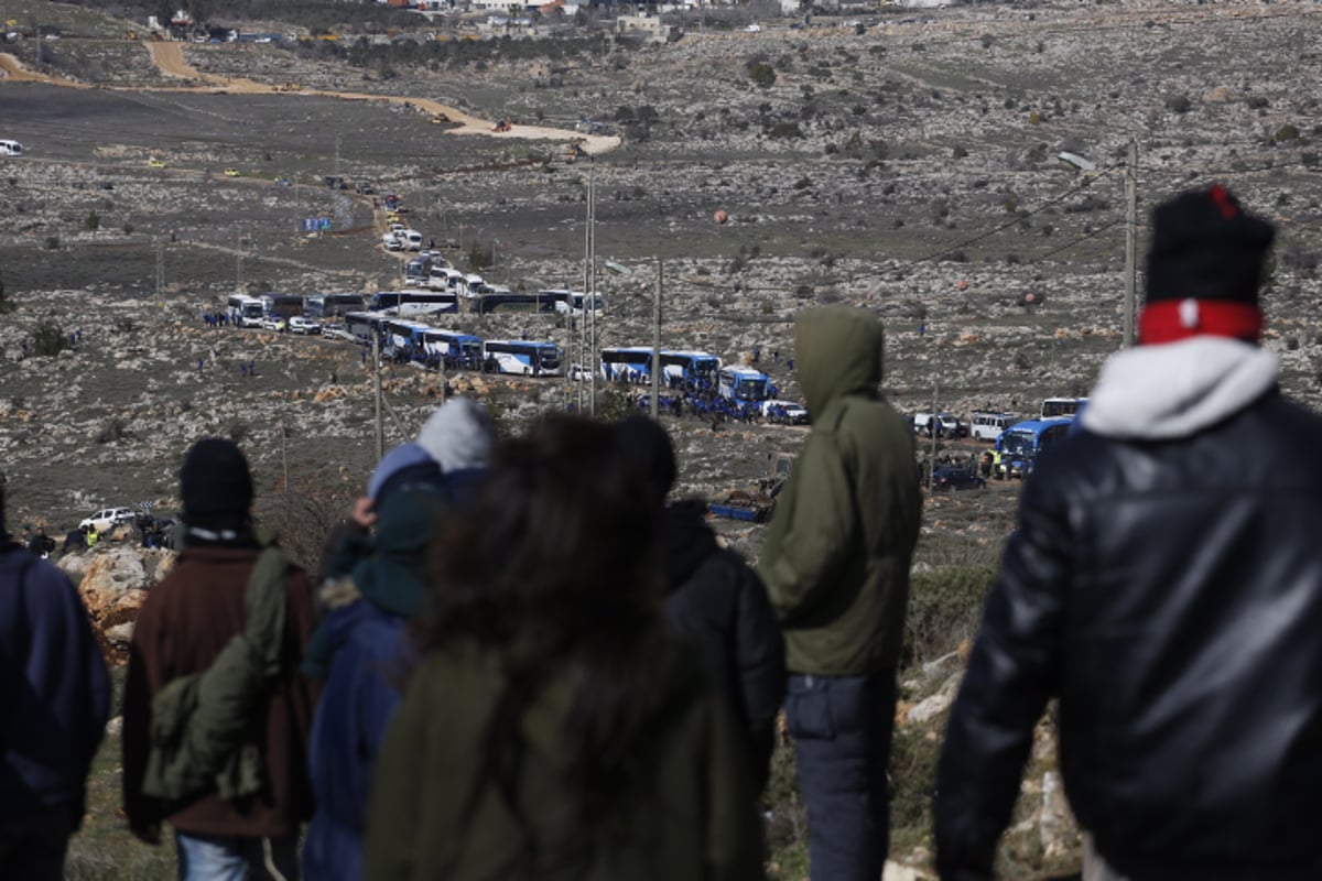 תיעוד ענק: המבצע לפינוי עמונה בתמונות