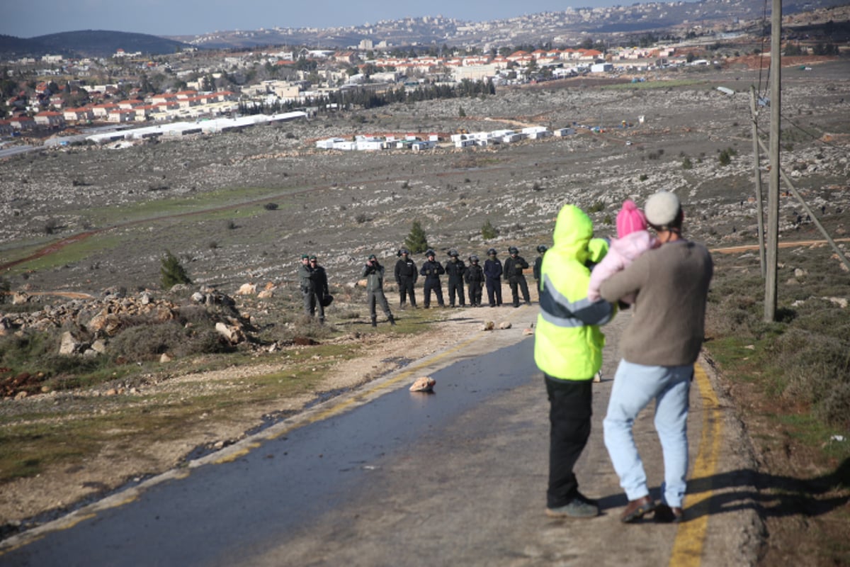 תיעוד ענק: המבצע לפינוי עמונה בתמונות