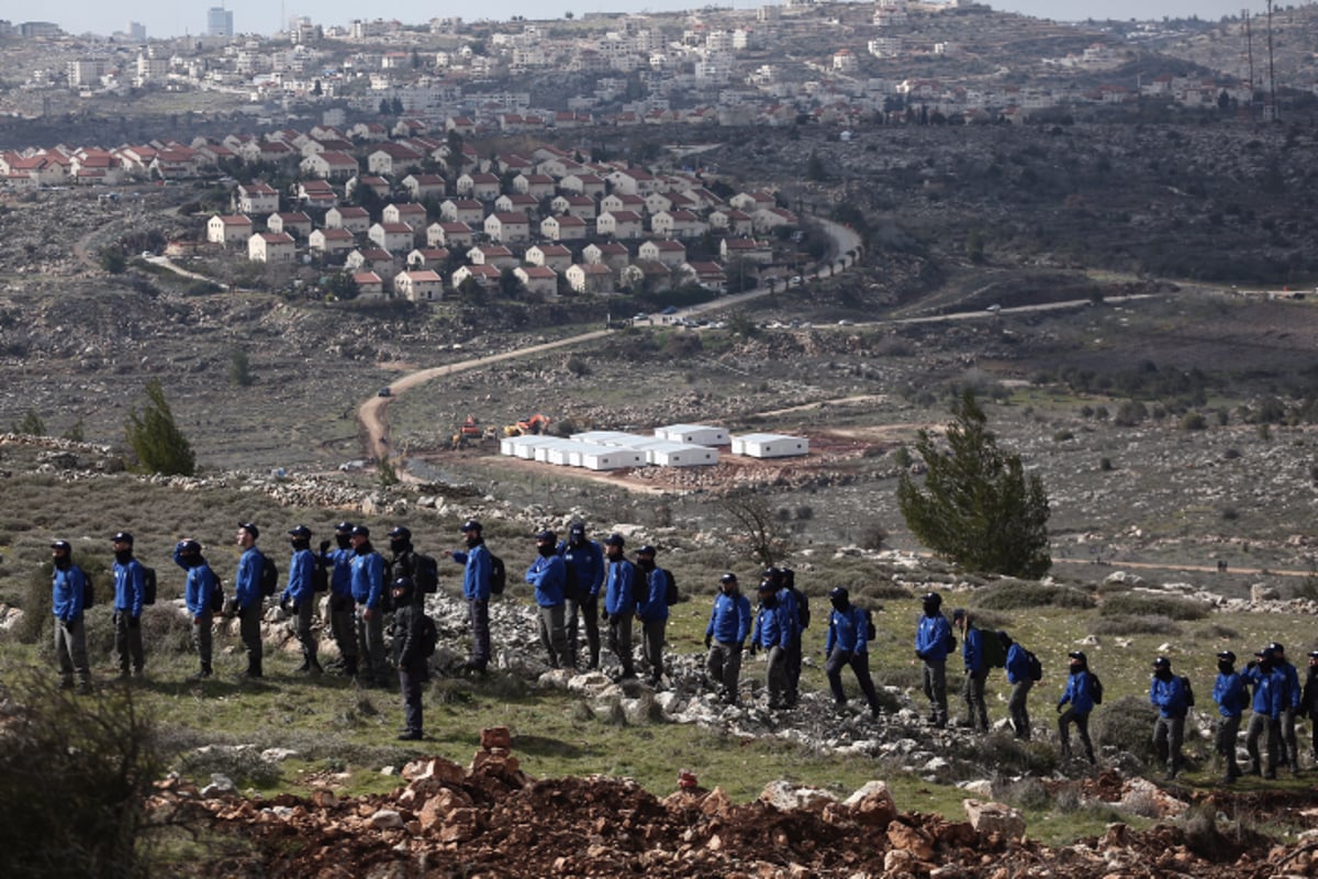 תיעוד ענק: המבצע לפינוי עמונה בתמונות