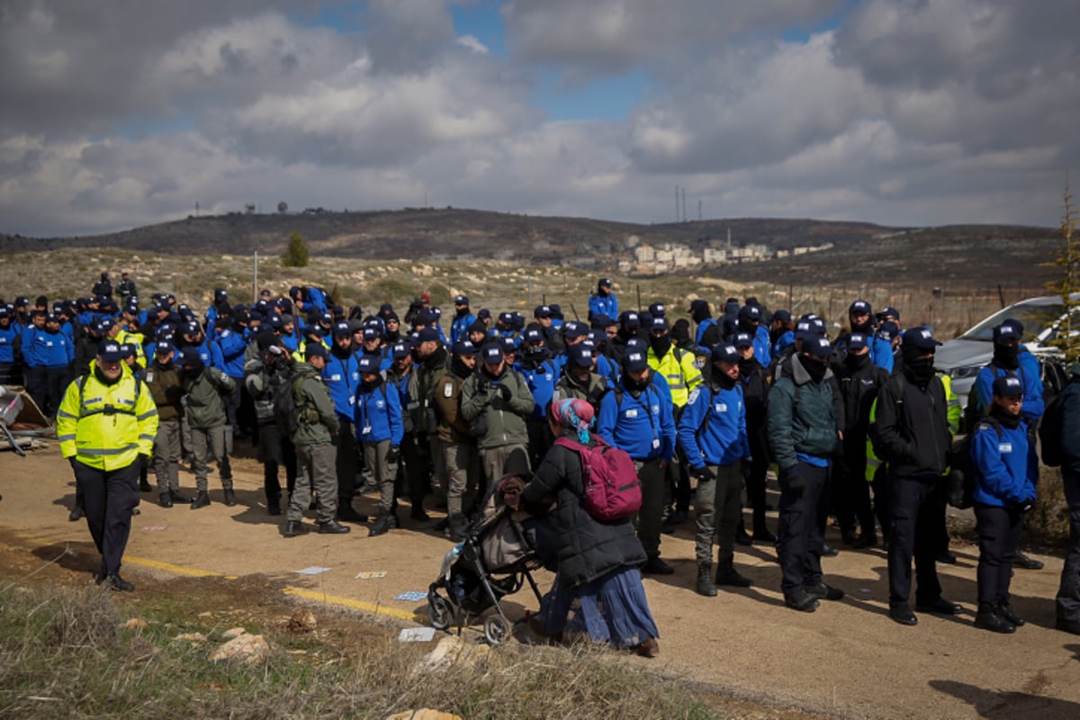 תיעוד ענק: המבצע לפינוי עמונה בתמונות