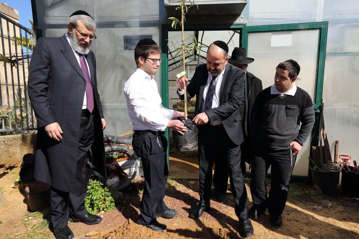 ח"כ יעקב מרגי ב'אהל שרה': "לא אשלים עם האפליה בחינוך המיוחד למגזר החרדי"