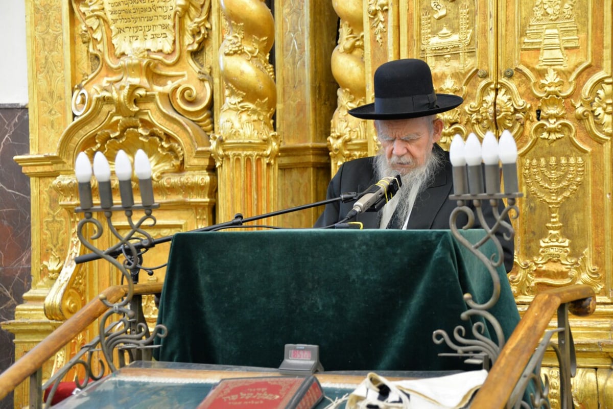 אלפים התכנסו בפוניבז' במלאת שנה להסתלקות הגרח"ש ליבוביץ'